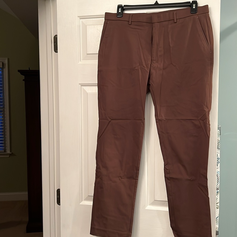 Tommy Hilfiger Men’s Dress Pants. Sz-36W X32L
In mint condition.Caramel color.